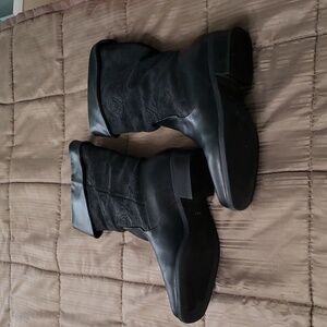 Leather boots black 8w like new